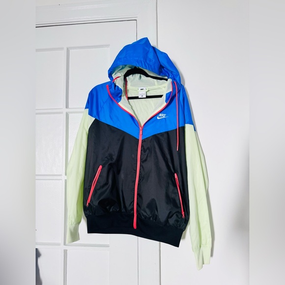 Raincoat - Picture 5 of 5